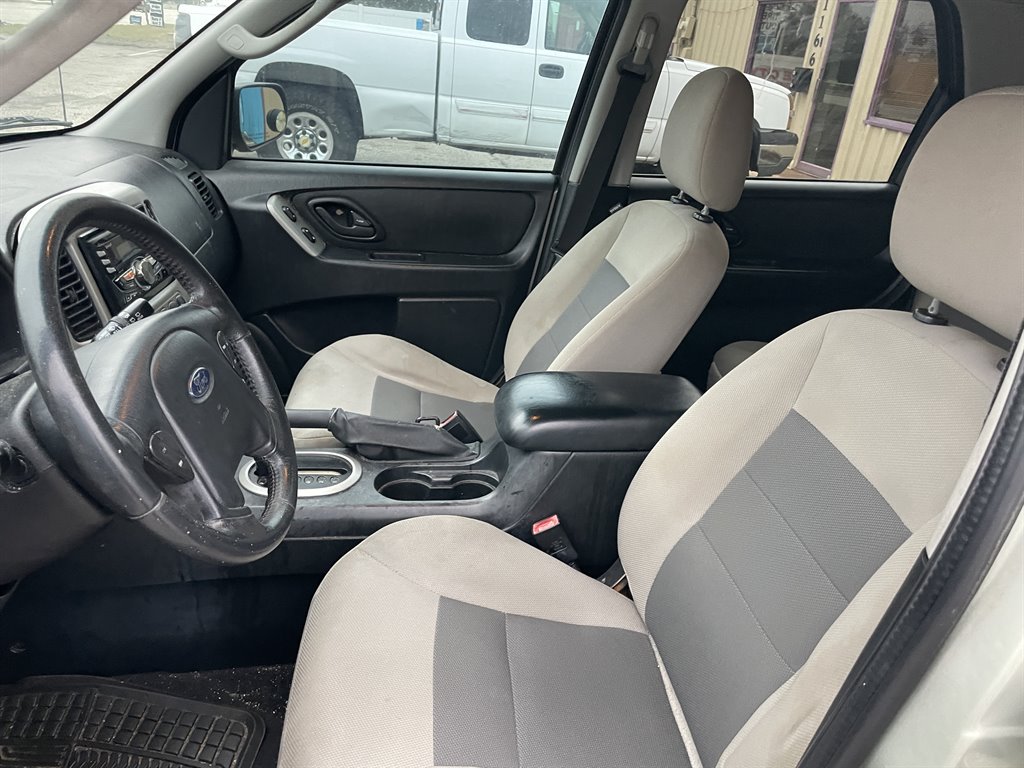 2005 Ford Escape Limited photo