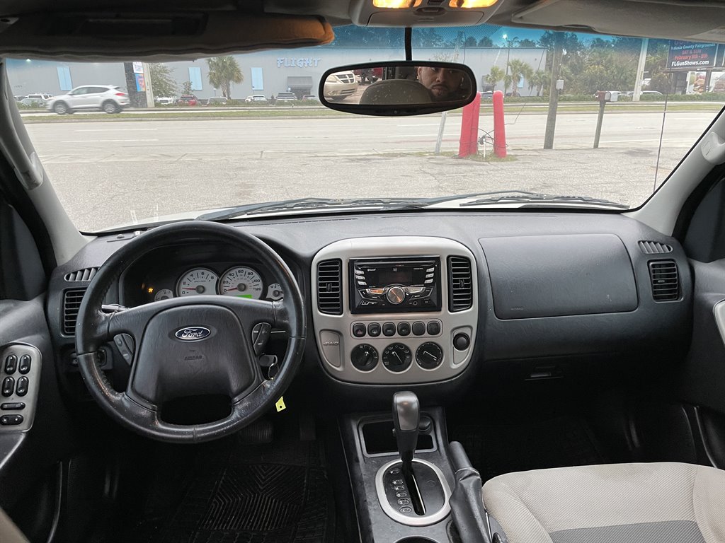 2005 Ford Escape Limited photo