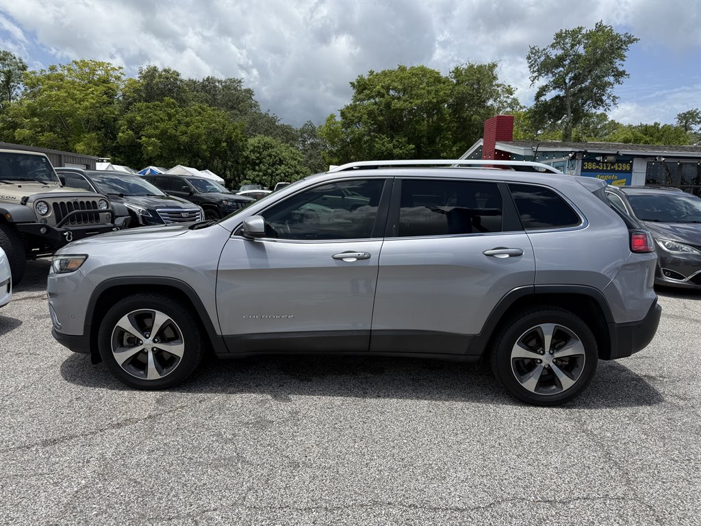 2019 Jeep Cherokee - $16,995