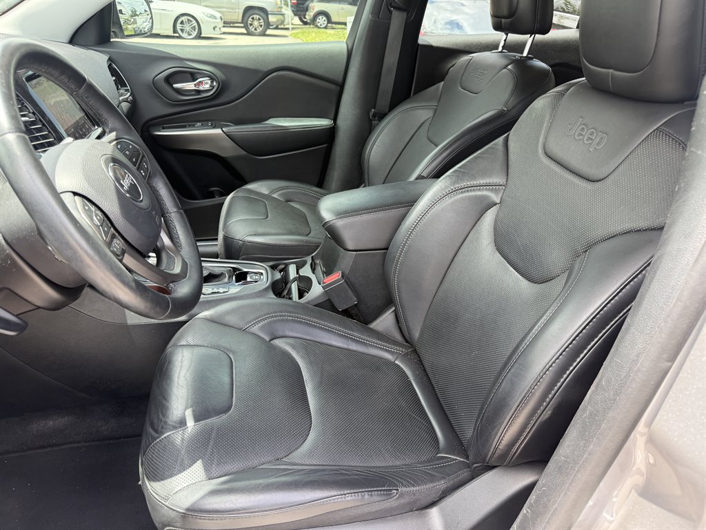 2019 Jeep Cherokee - $16,995