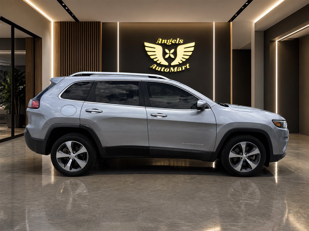 2019 Jeep Cherokee - $16,995