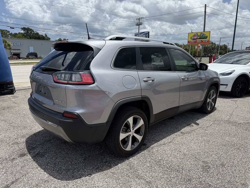 2019 Jeep Cherokee - $16,995