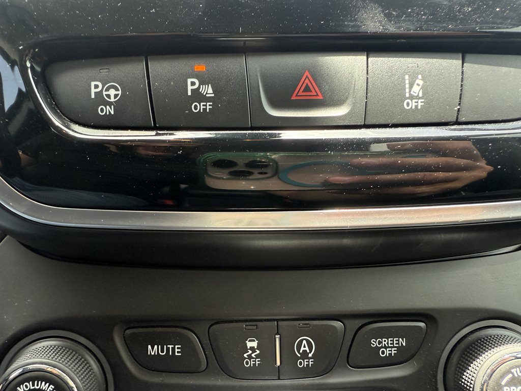 2019 Jeep Cherokee - $16,995