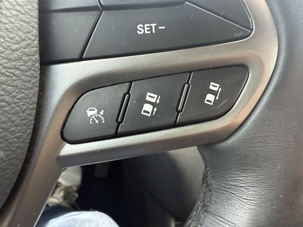 2019 Jeep Cherokee - $16,995
