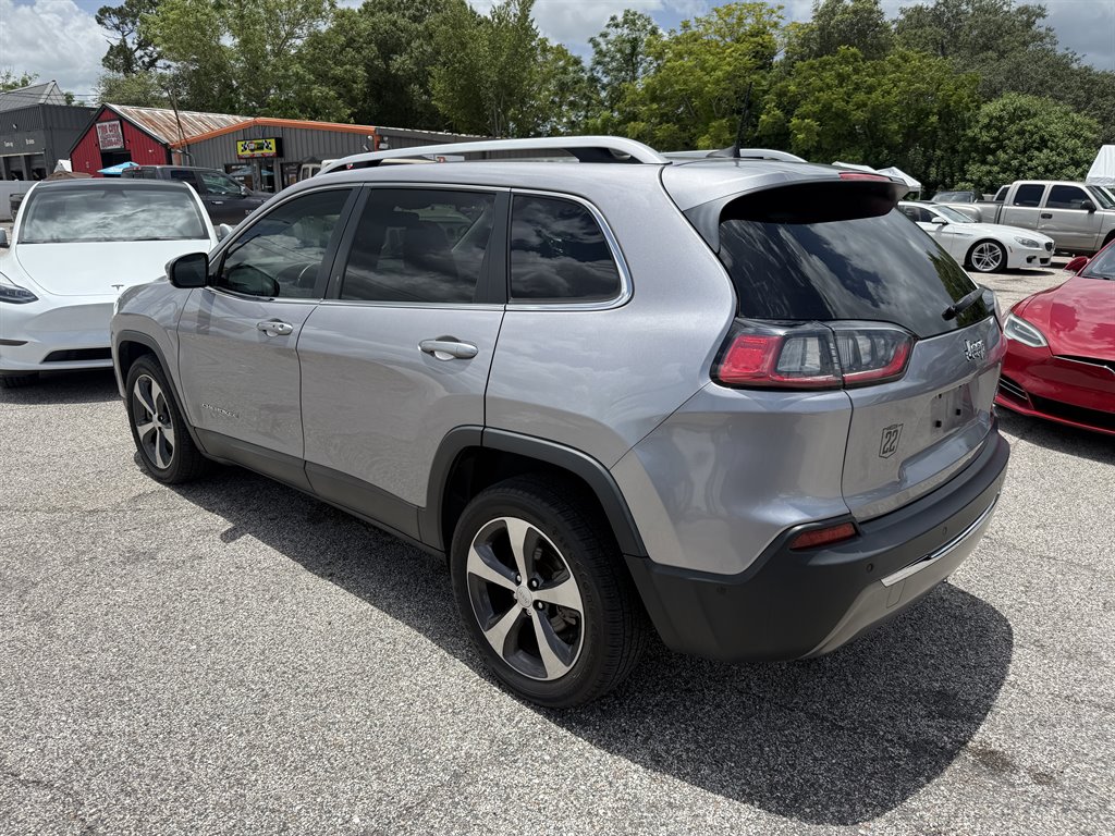 2019 Jeep Cherokee - $16,995