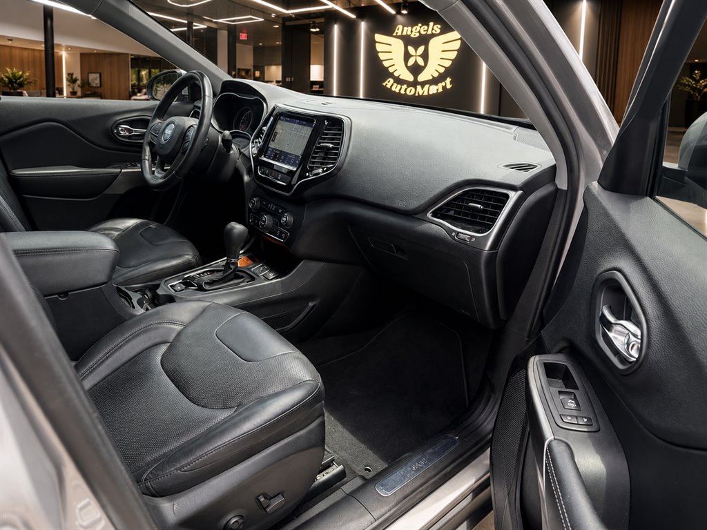 2019 Jeep Cherokee - $16,995