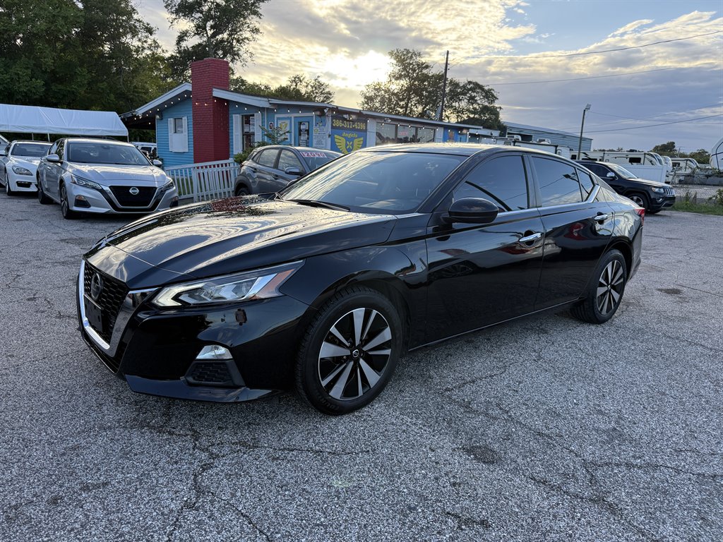 2021 Nissan Altima - $17,995