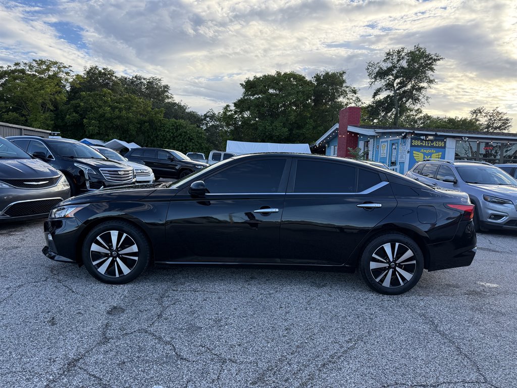 2021 Nissan Altima - $17,995