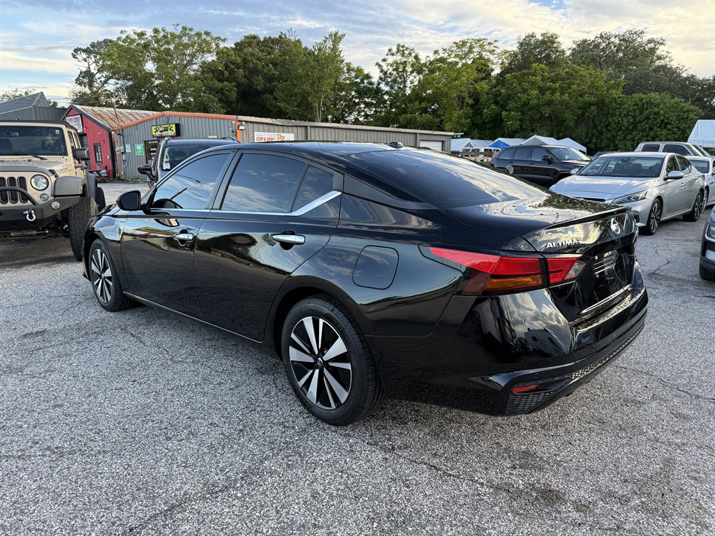 2021 Nissan Altima - $17,995