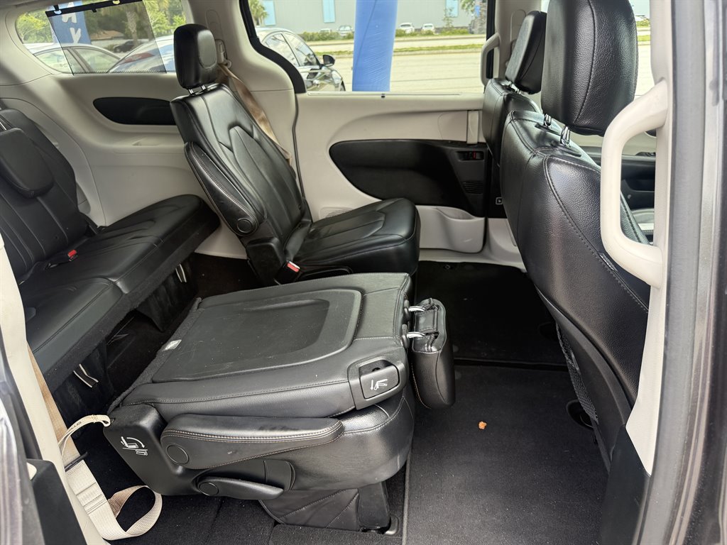 2019 Chrysler Pacifica - $13,596