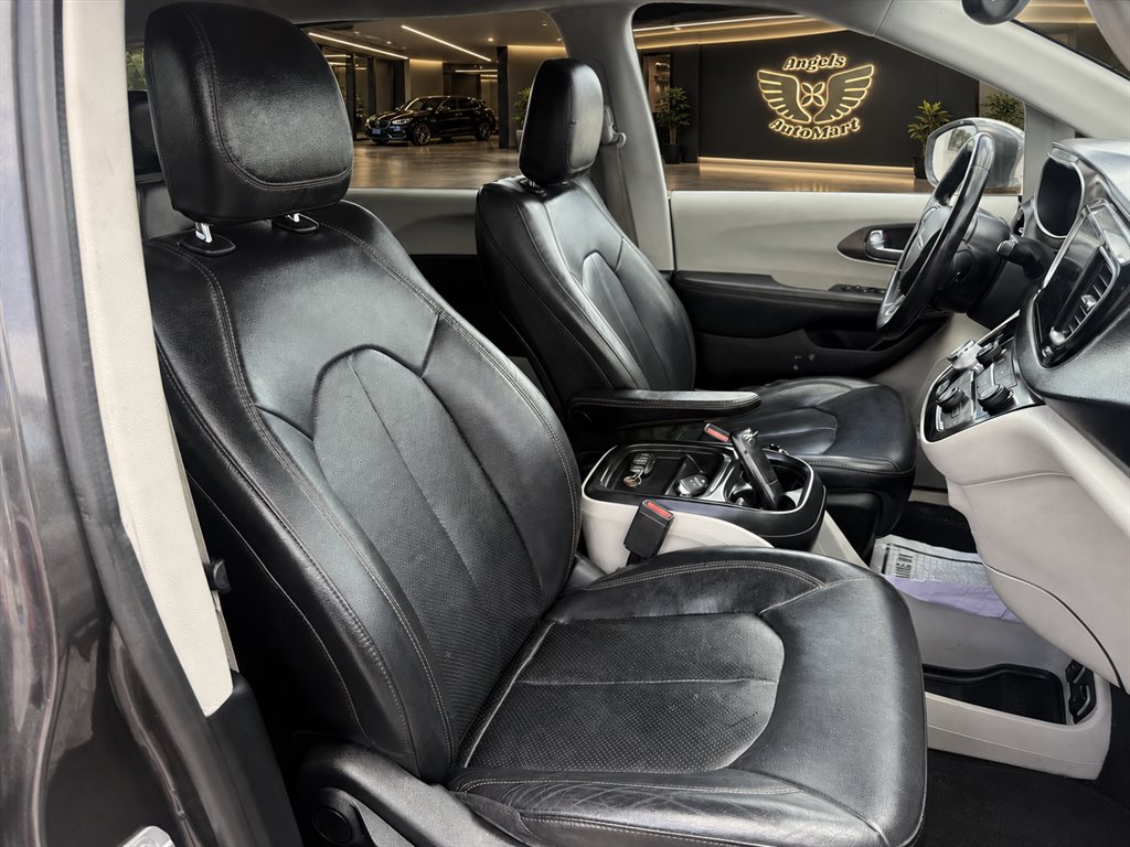 2019 Chrysler Pacifica - $13,596