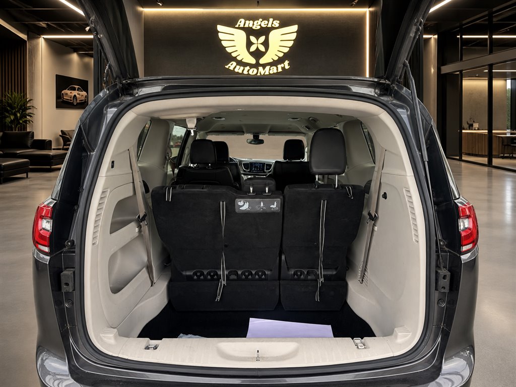 2019 Chrysler Pacifica - $13,596