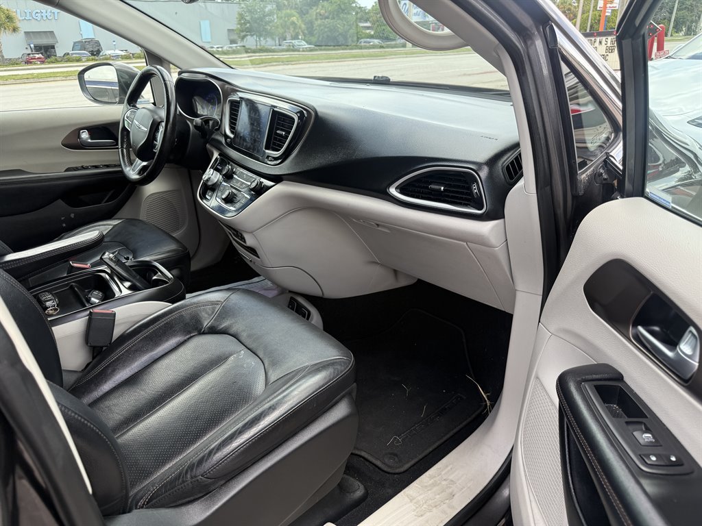 2019 Chrysler Pacifica - $12,995