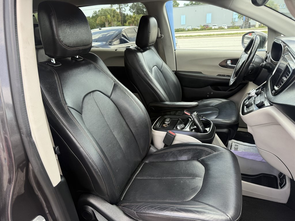 2019 Chrysler Pacifica - $13,596