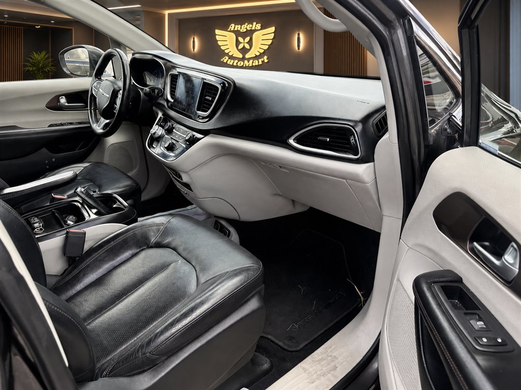 2019 Chrysler Pacifica - $13,596