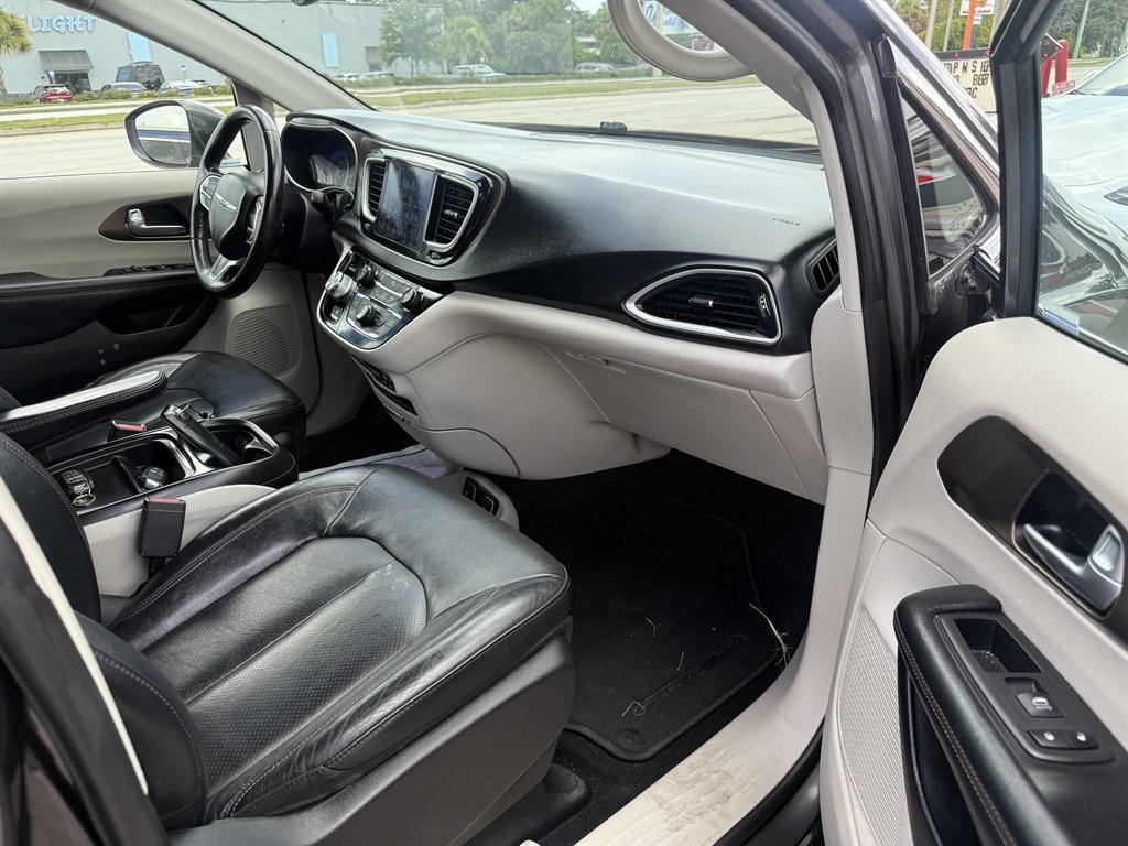 2019 Chrysler Pacifica - $13,596