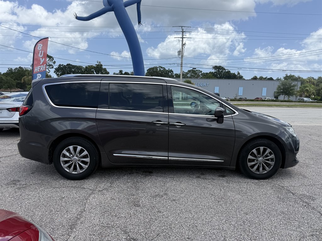 2019 Chrysler Pacifica - $13,596