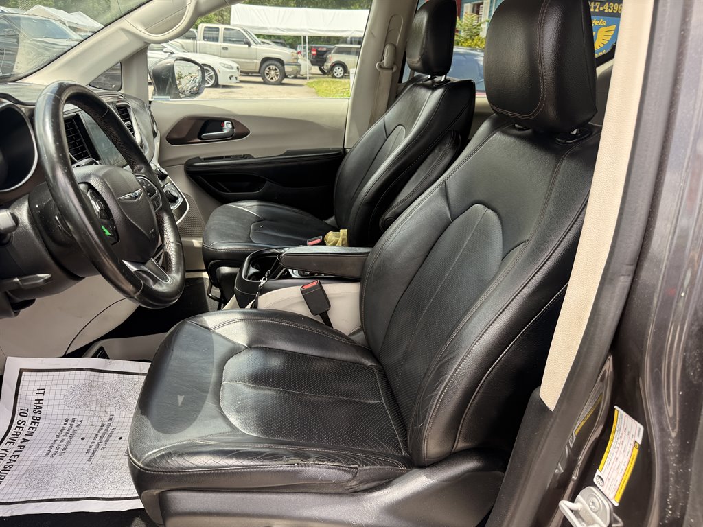 2019 Chrysler Pacifica - $13,596