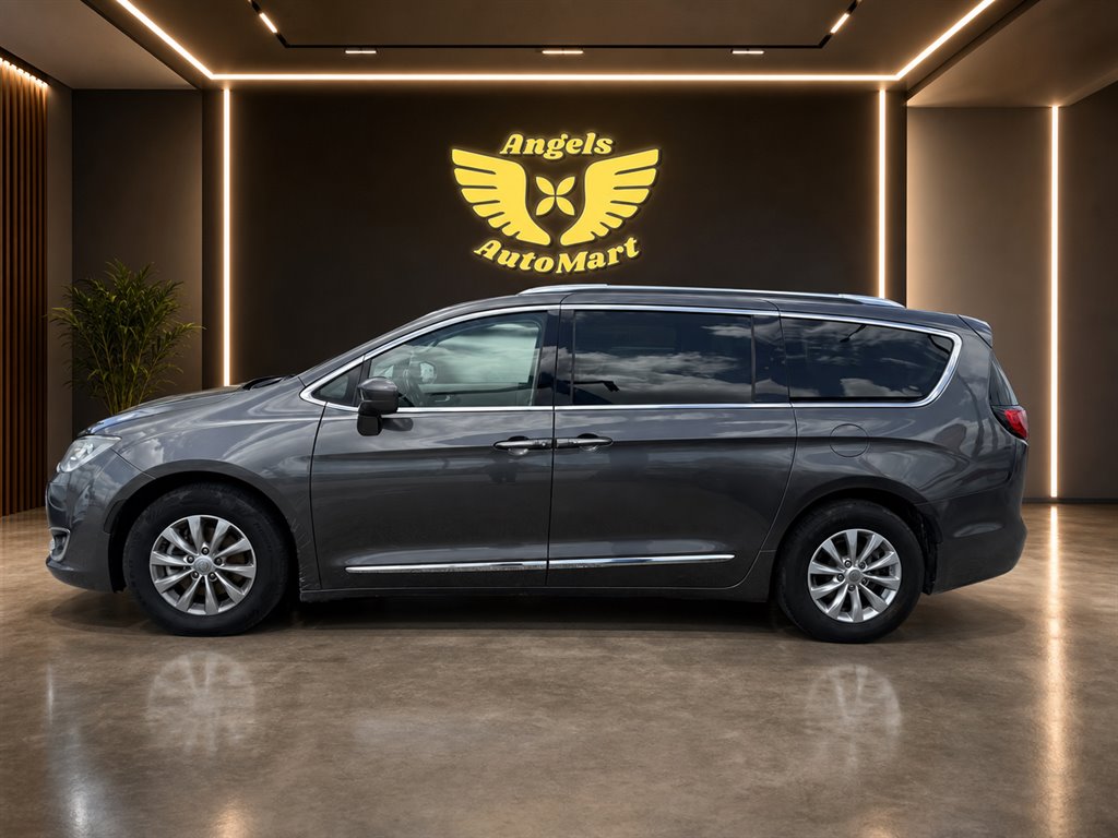 2019 Chrysler Pacifica - $13,596