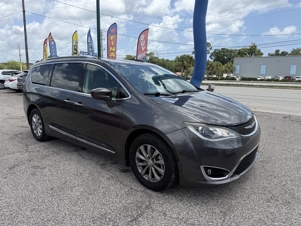 2019 Chrysler Pacifica - $13,596