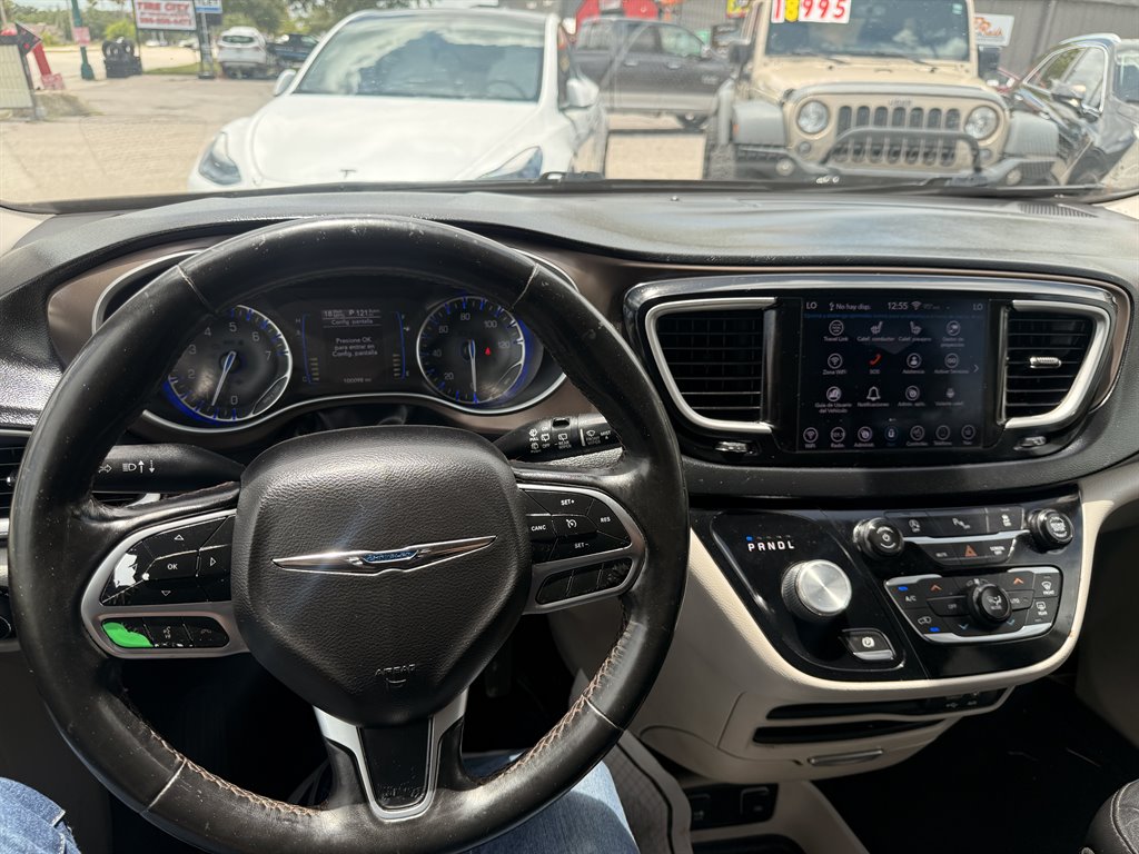 2019 Chrysler Pacifica - $13,596
