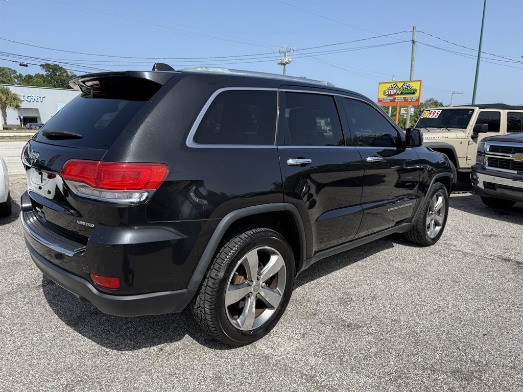 View vehicle photo 7
