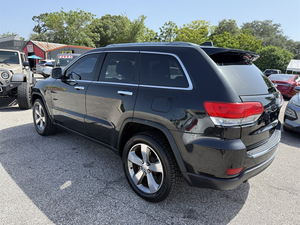 View vehicle photo 5