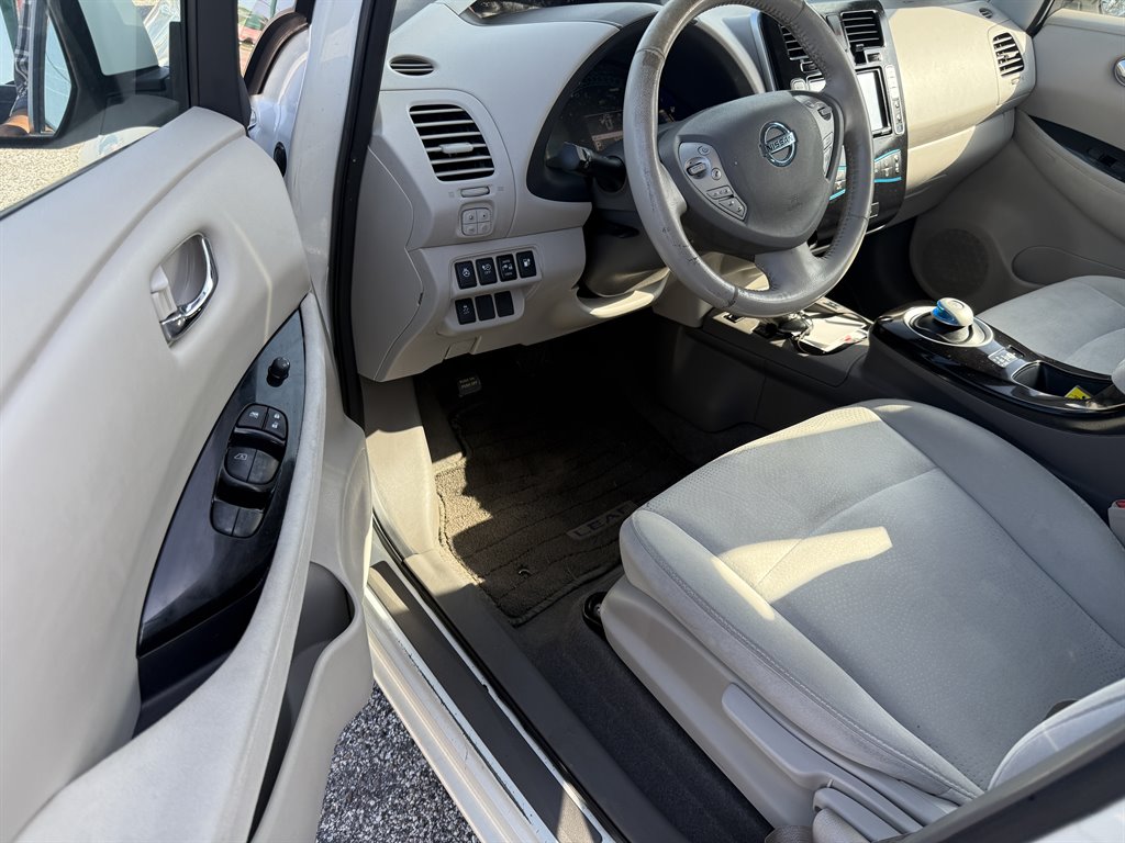 2015 Nissan LEAF - $2,495