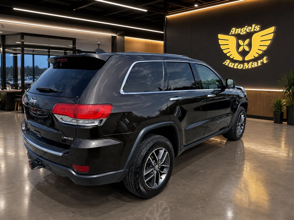 2017 Jeep Cherokee - $10,995