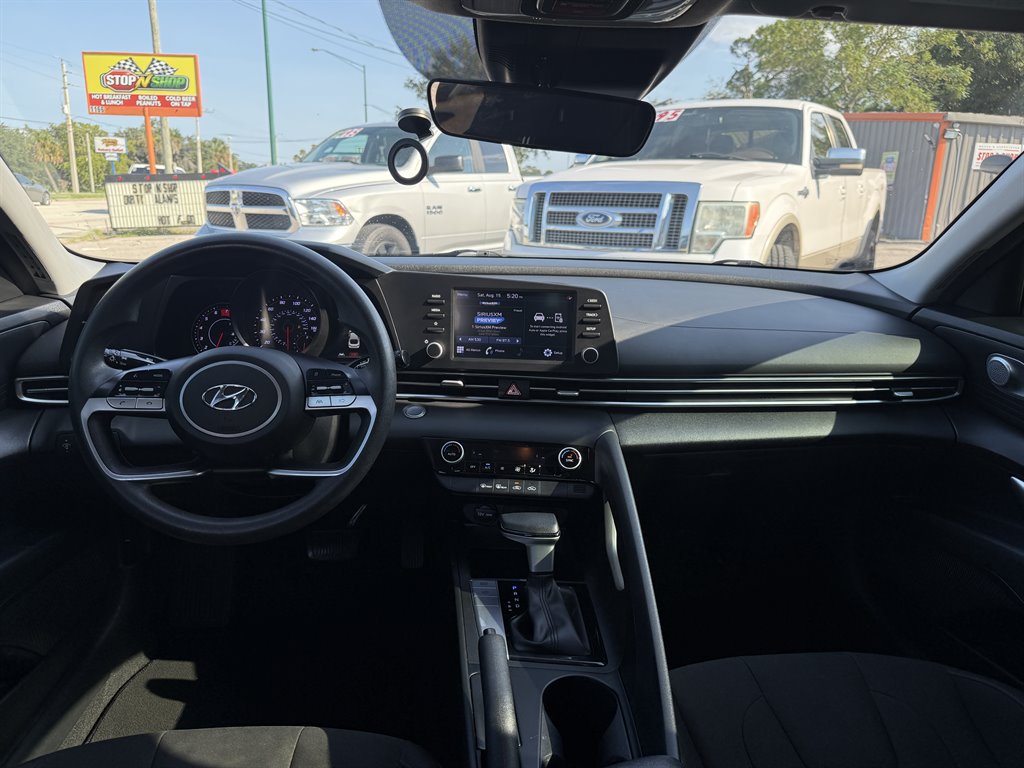2022 Hyundai Elantra - $17,895
