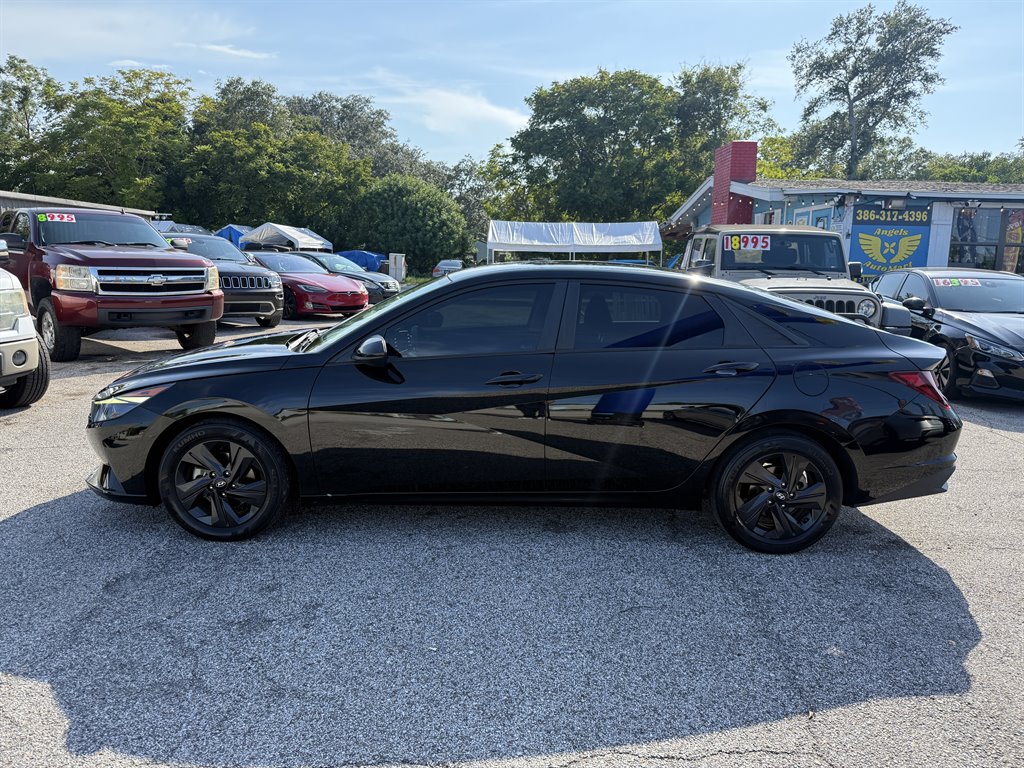 2022 Hyundai Elantra - $17,895
