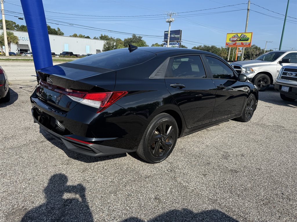 2022 Hyundai Elantra - $17,895