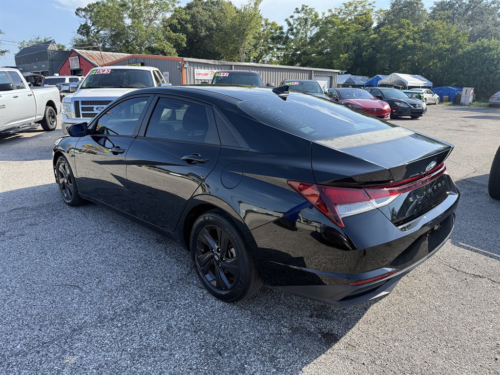 2022 Hyundai Elantra - $17,895