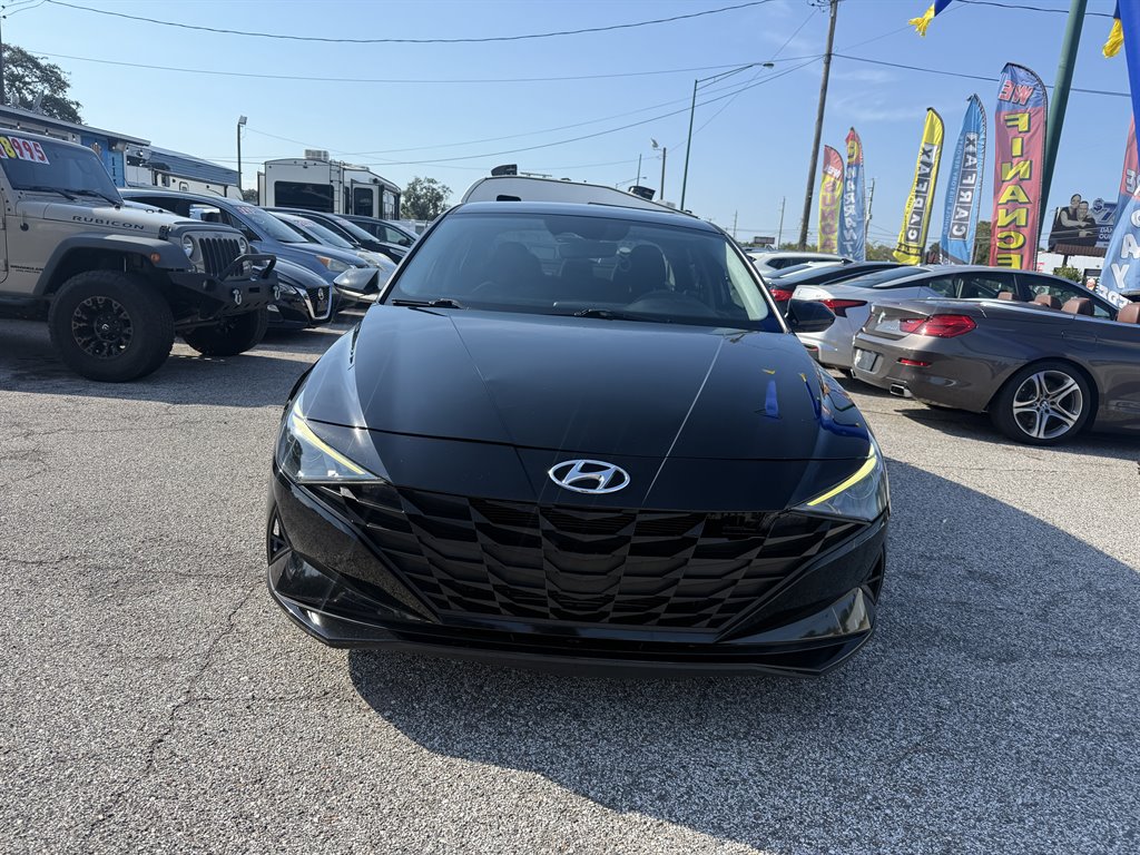 2022 Hyundai Elantra - $17,895