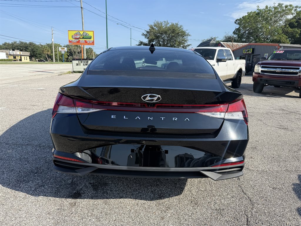2022 Hyundai Elantra - $17,895