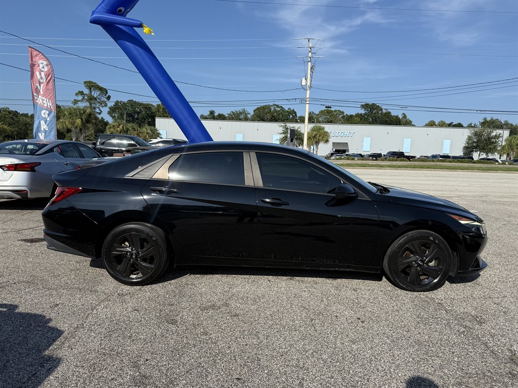 2022 Hyundai Elantra - $17,895