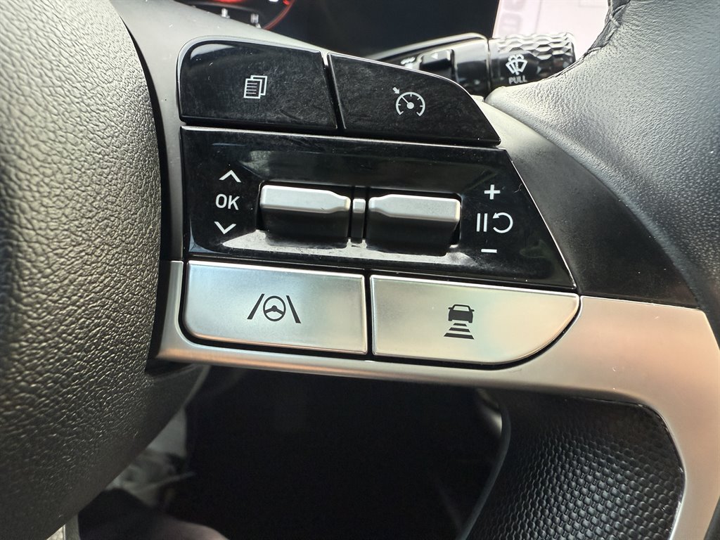 2023 Hyundai Elantra - $17,995