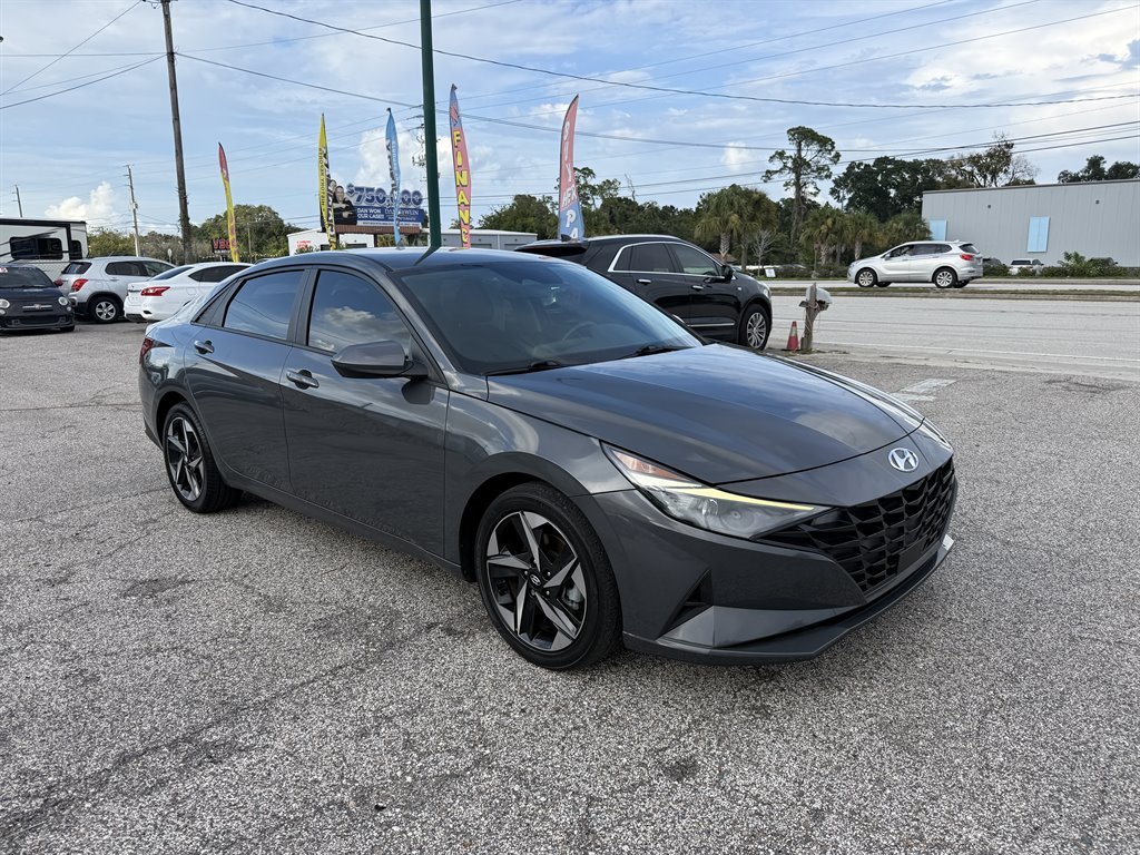 2023 Hyundai Elantra - $17,566