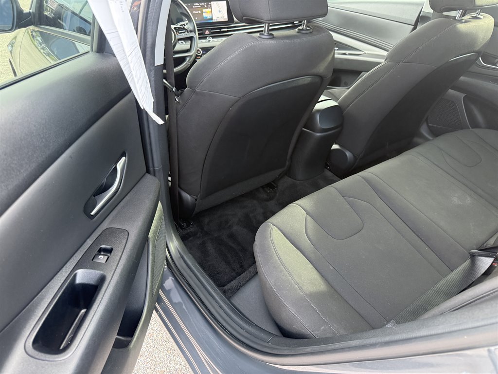 2023 Hyundai Elantra - $17,566