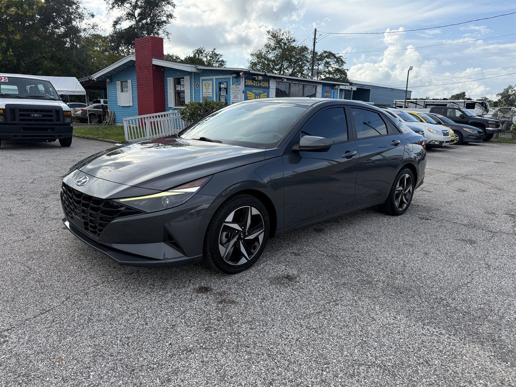 2023 Hyundai Elantra - $17,566