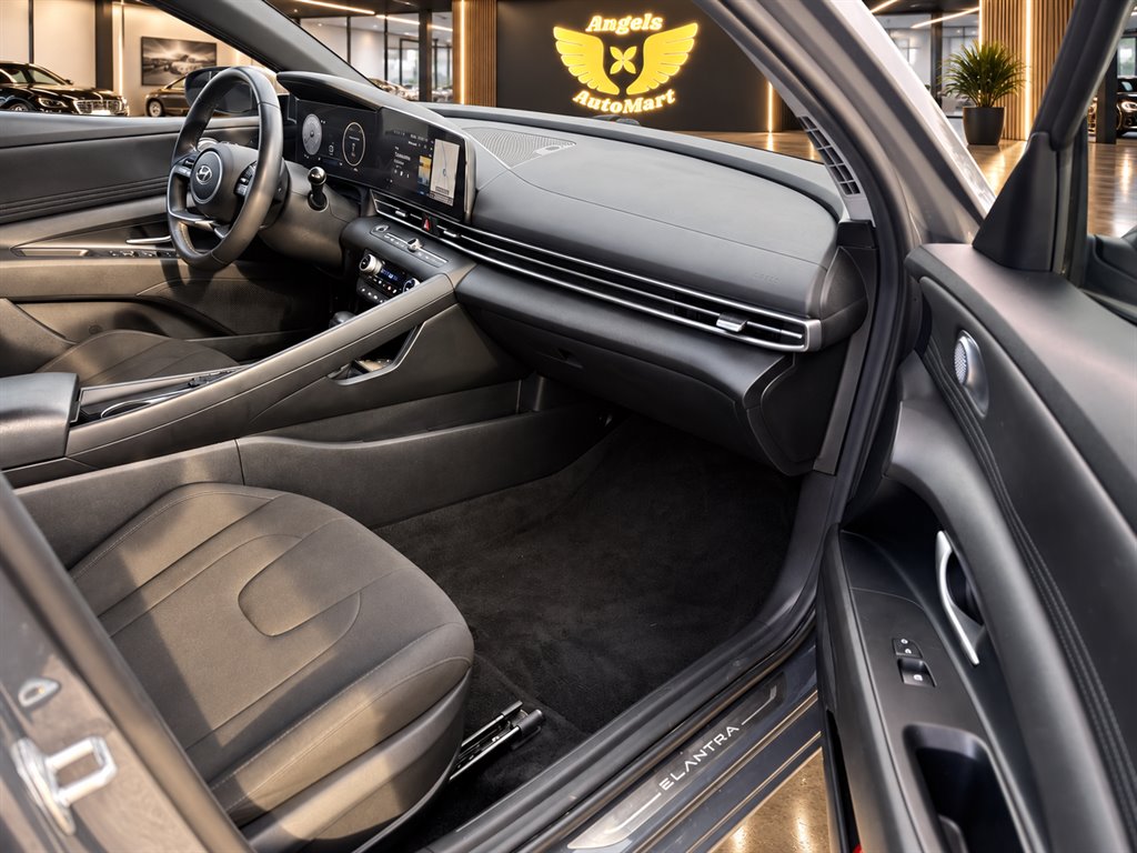 2023 Hyundai Elantra - $17,995