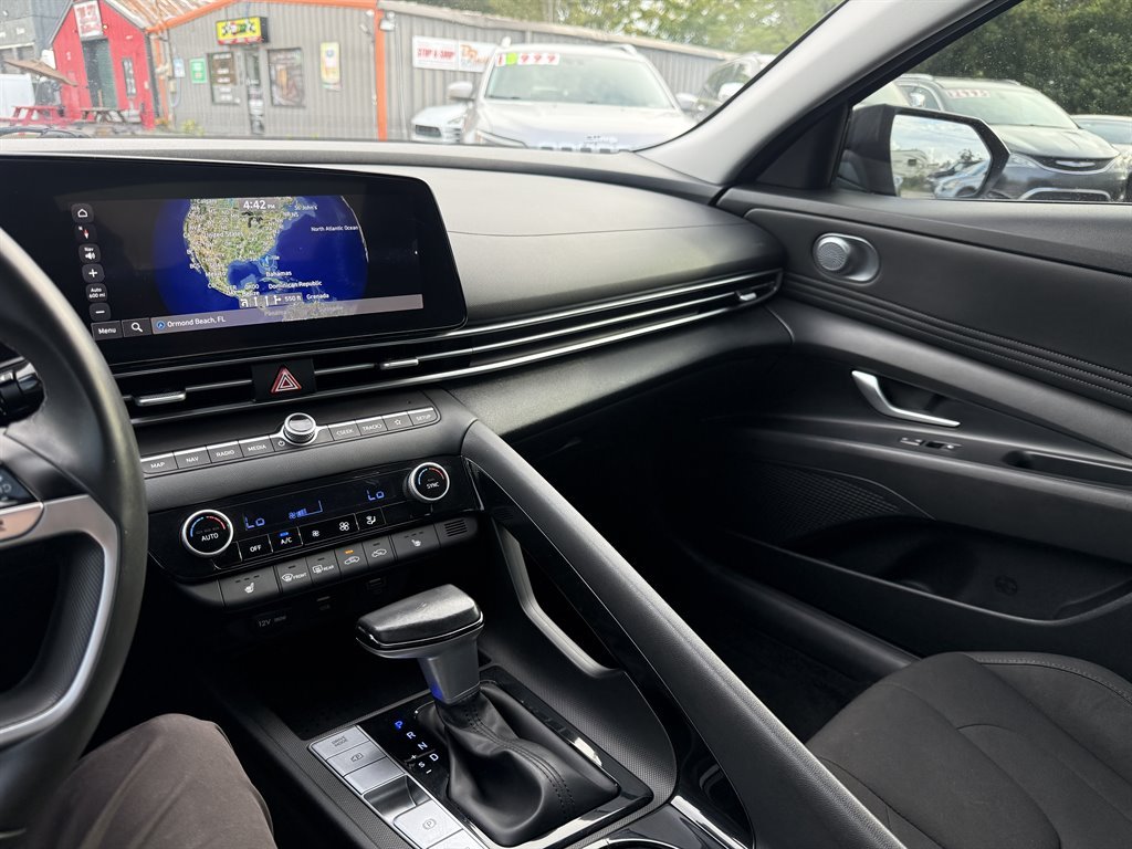 2023 Hyundai Elantra - $17,566