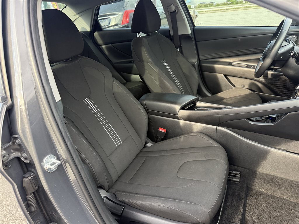 2023 Hyundai Elantra - $17,566