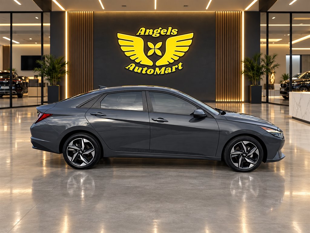 2023 Hyundai Elantra - $17,995