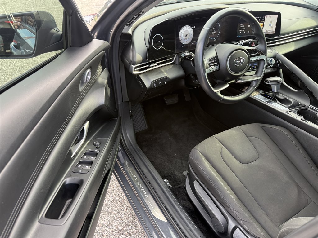 2023 Hyundai Elantra - $17,995