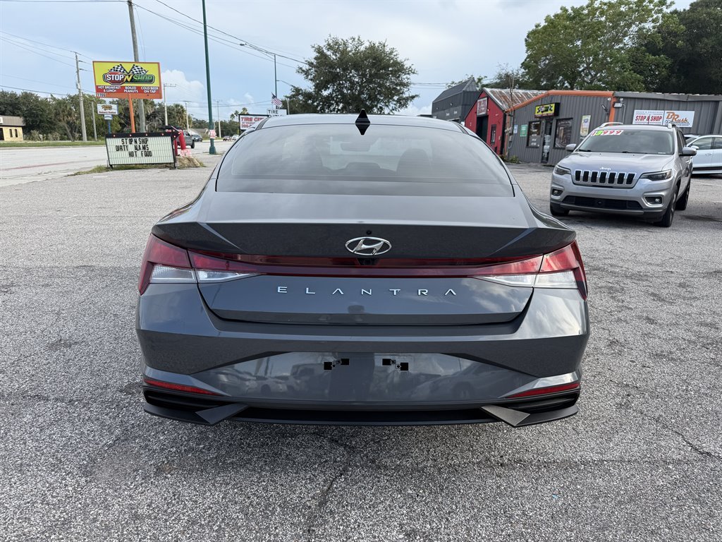 2023 Hyundai Elantra - $17,566