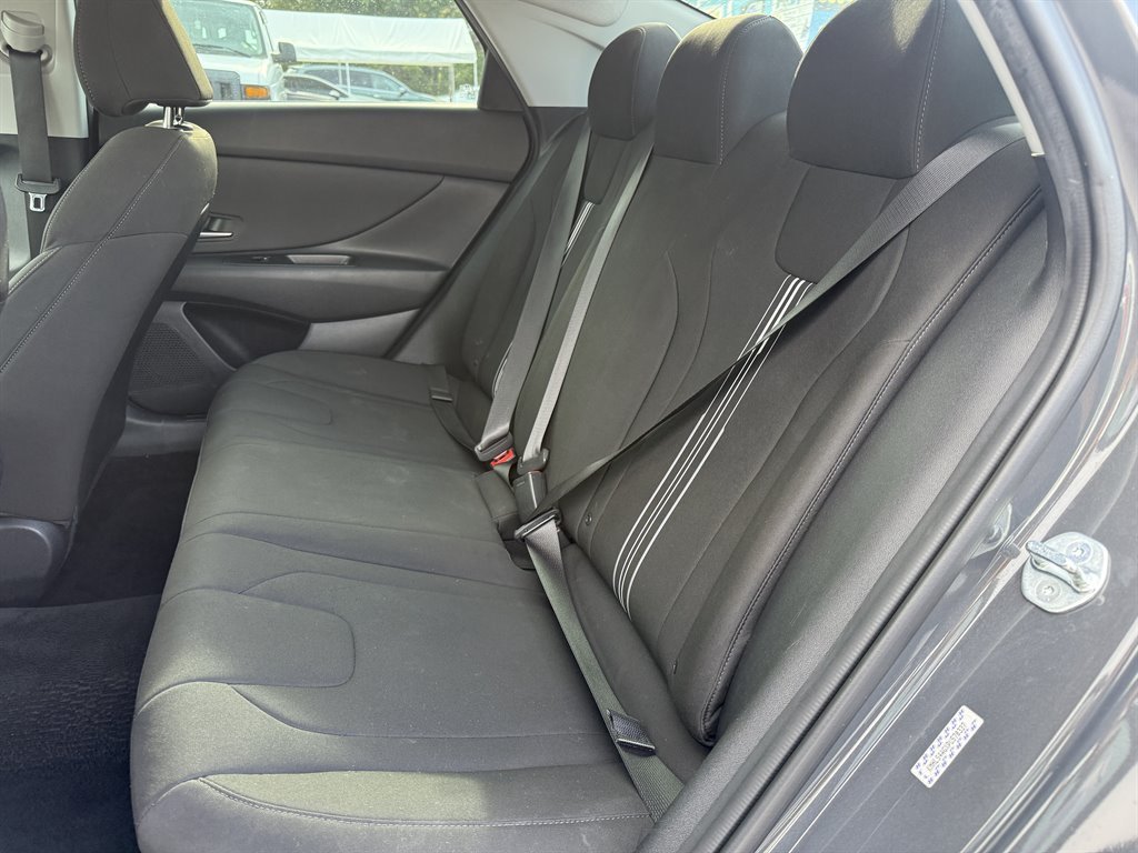 2023 Hyundai Elantra - $17,566