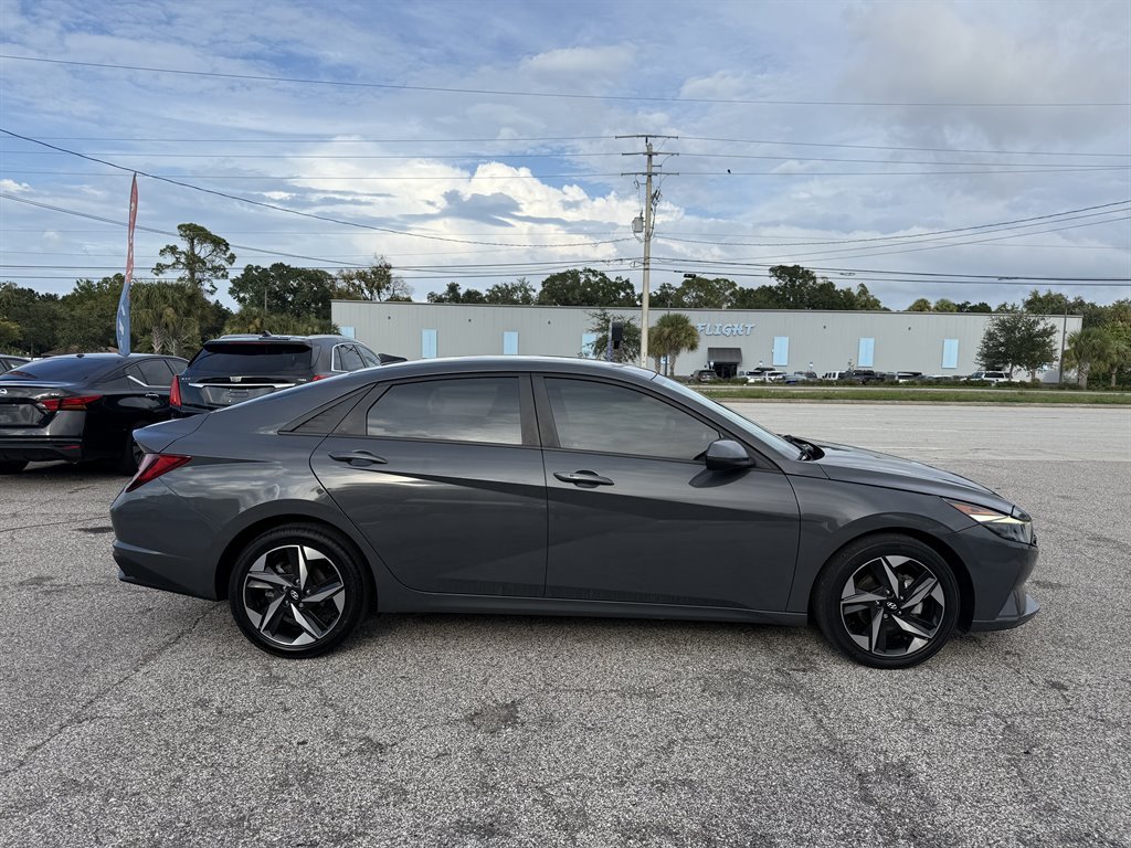 2023 Hyundai Elantra - $17,566