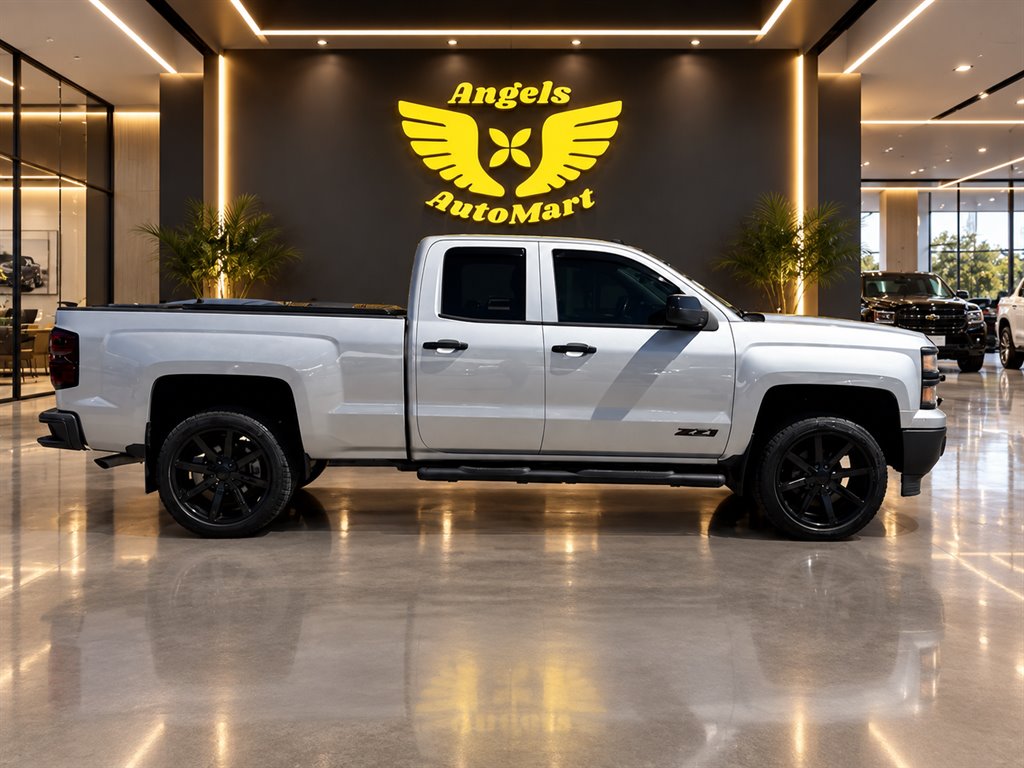 2014 Chevrolet Silverado - $16,995