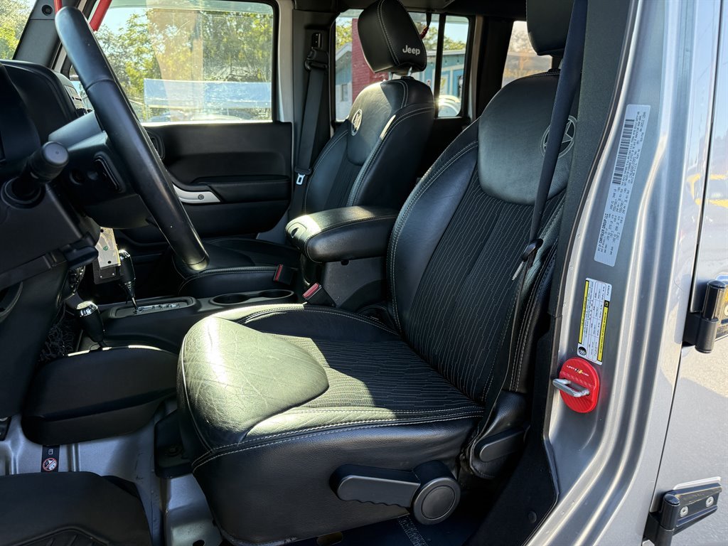 2015 Jeep Wrangler - $15,995